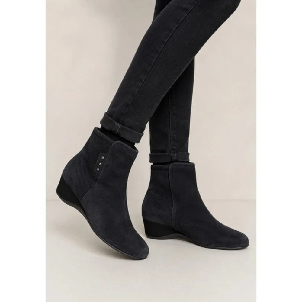 Aquatalia‎ Black Suede Ankle Boots 9 Weatherproof Italian Wedge Booties